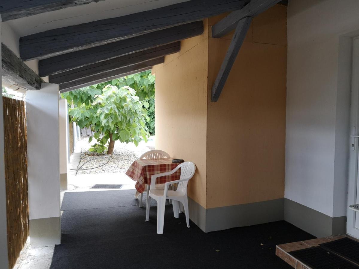 Vendégház Kalocsa Exterior foto